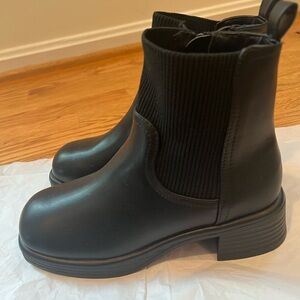 Steve Madden-Fabby Boots, Girls Size 2, Black